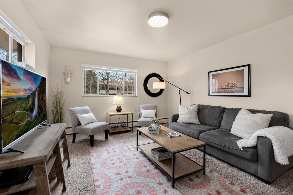 Stylish Condo In The Heart Of Old Town - thumb 0