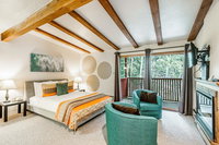 Stylish Powderhorn 1BR- Stroll to Ski Lift condo USA Accommodation