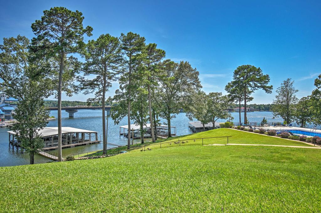 Stylish Resort Condo With Boat Slip On Lake Hamilton! - thumb 3
