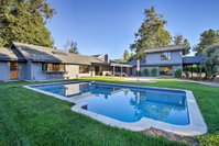 Summer Family Retreat with Tennis Court  Game Room Tourism Bookings