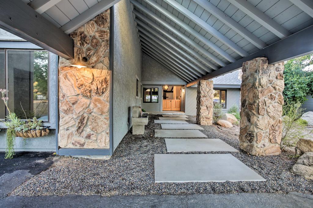 Summer Family Retreat With Tennis Court & Game Room! - thumb 3