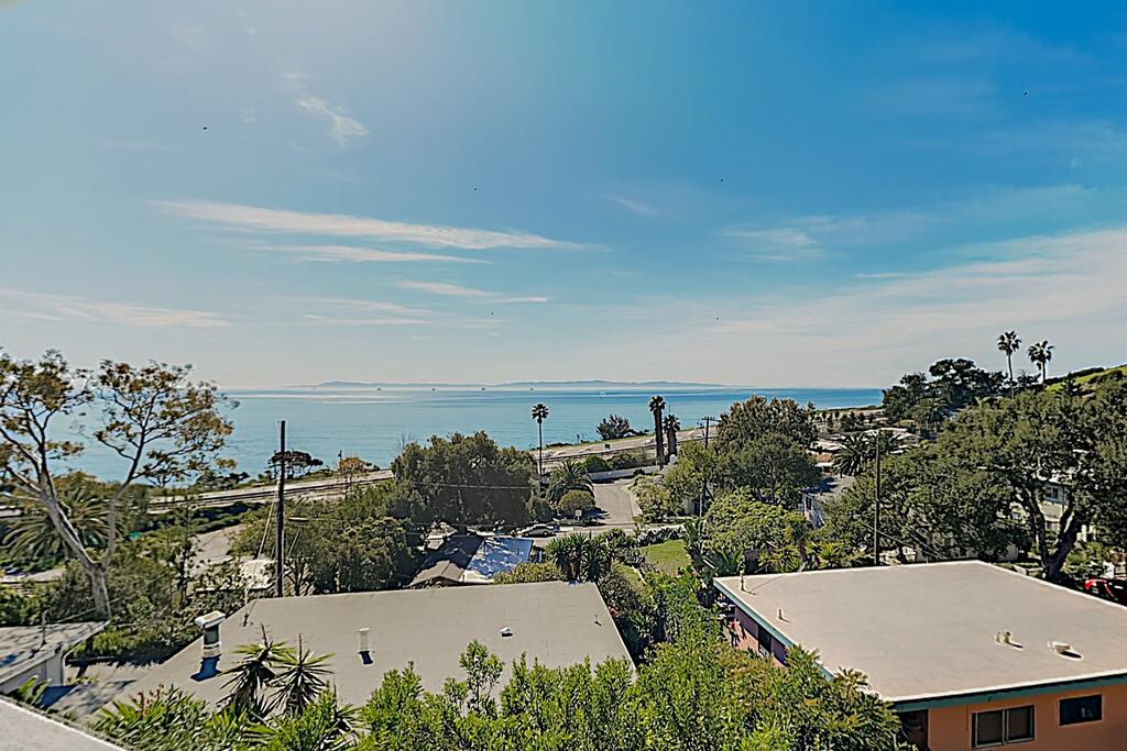 Summerland Home - thumb 0