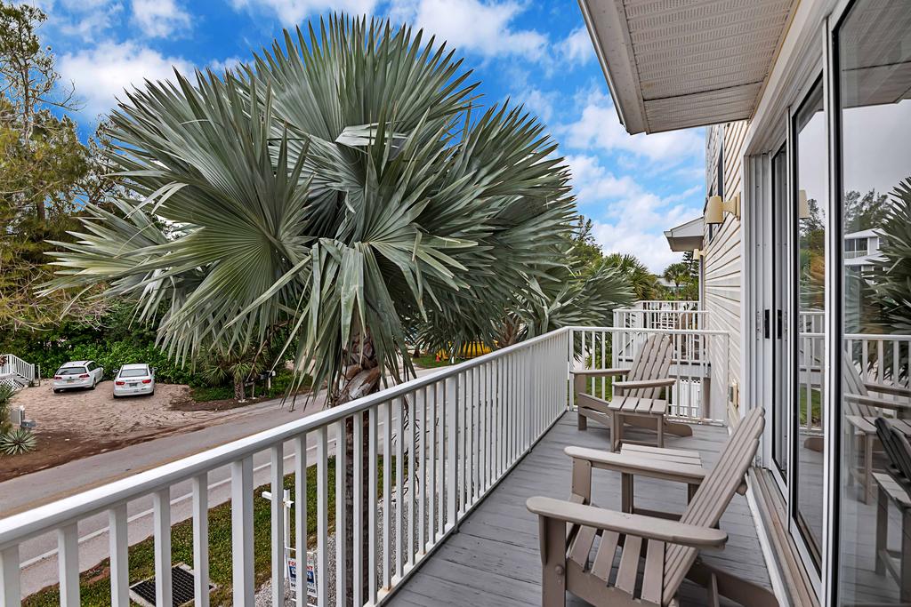 Sunset Views + Steps From The Beach With Elevator Duplex - thumb 0