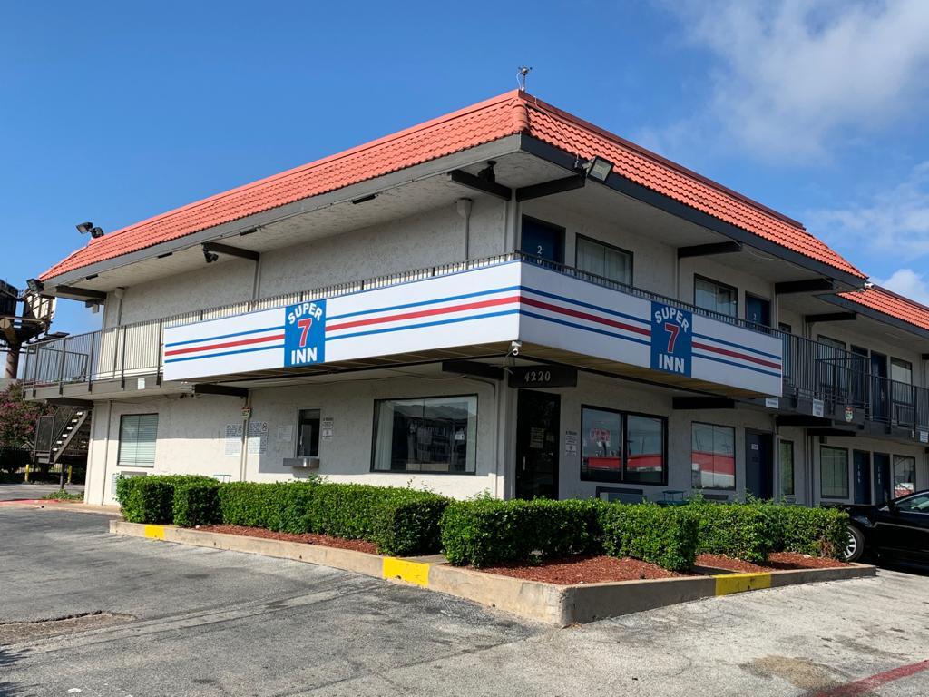 Super 7 Inn Dallas-Southwest - thumb 0