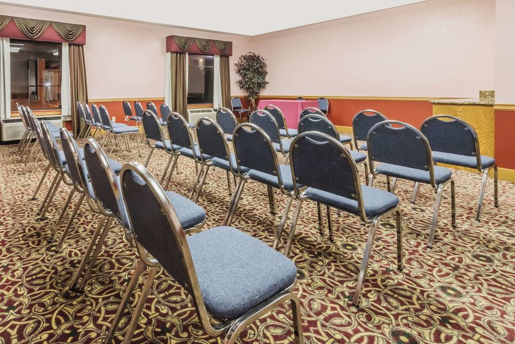 Super 8 By Wyndham Fort Worth South - thumb 3