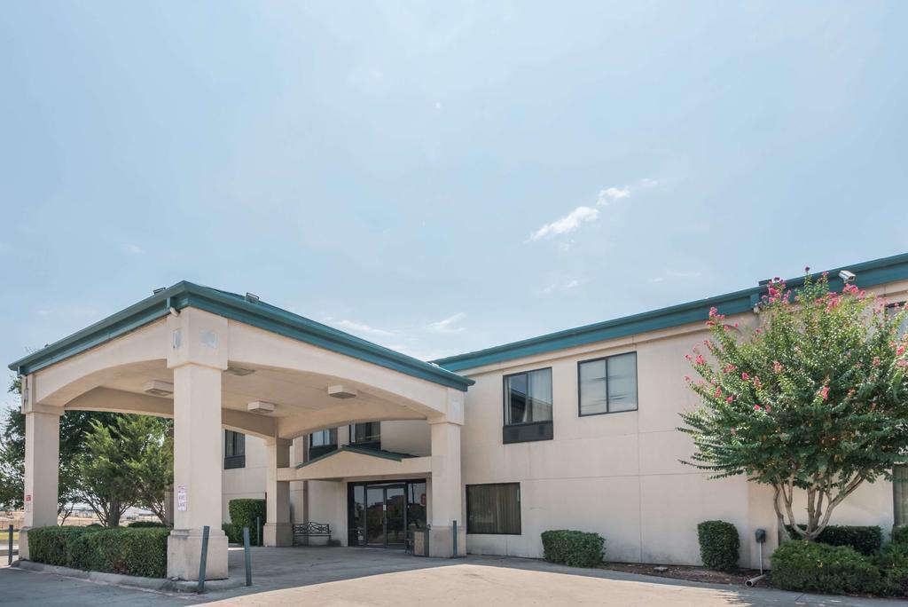 Super 8 By Wyndham Fort Worth South - thumb 0
