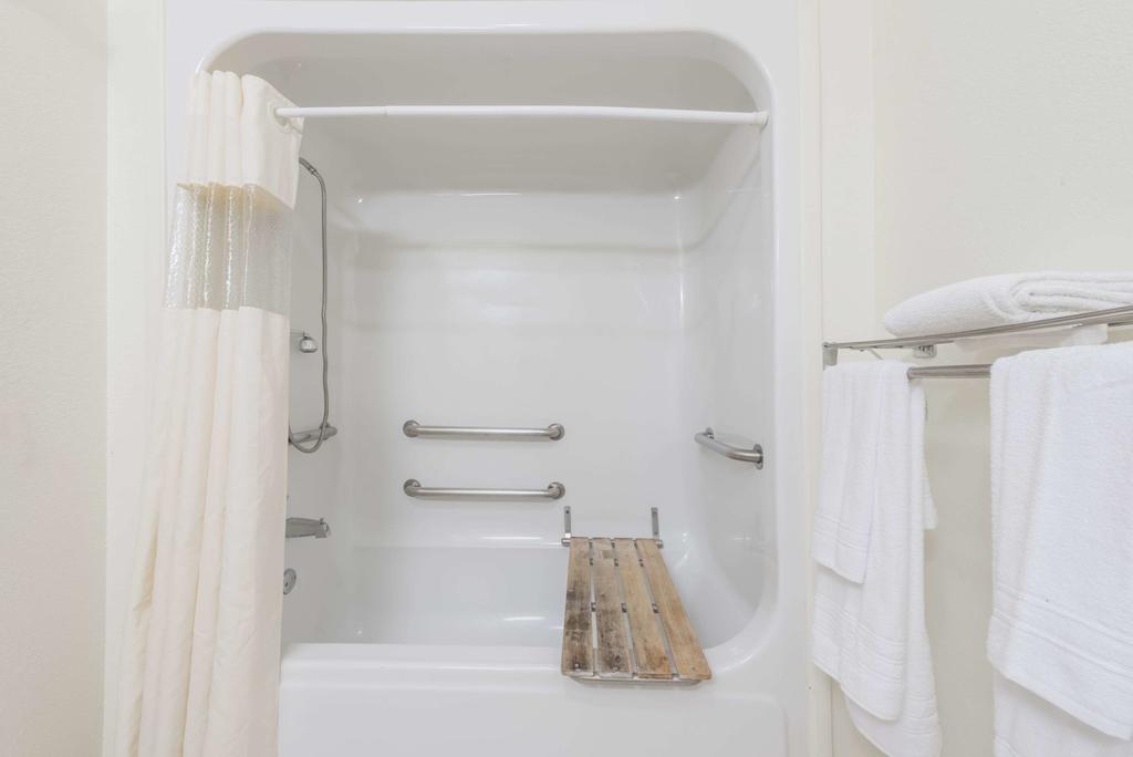 Super 8 By Wyndham Fort Worth South - thumb 1