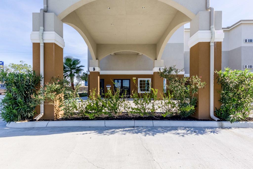 Super 8 By Wyndham Kenedy - thumb 0