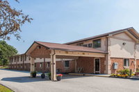 Super 8 by Wyndham Lewiston Auburn Area Hotels Santiago