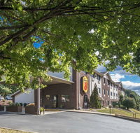 Super 8 by Wyndham Steubenville - USA Accommodation