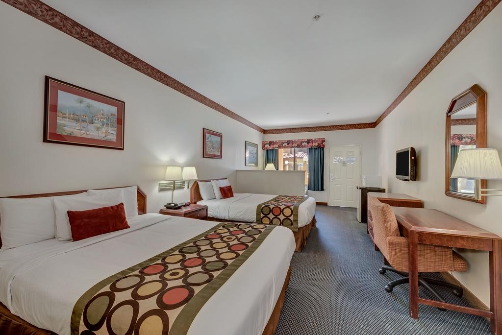 Super 8 By Wyndham Weslaco - thumb 3