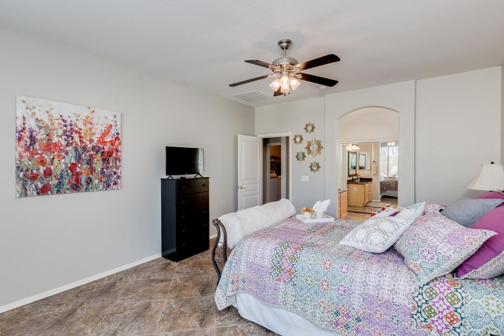 Super Clean GOLF And POOL Community Home With North Facing Amazing Backyard! Home - thumb 1