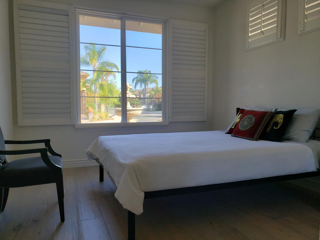 Super Secure, Clean, Quiet Private Bed & Bath In My Home - 1 - thumb 1