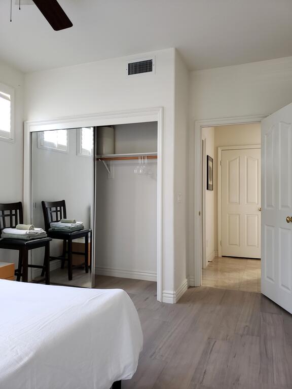 Super Secure, Clean, Quiet Private Bed & Bath In My Home - 1 - thumb 3