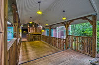 Superb Mountain Air Condo with Views Near Asheville Hotels Santiago
