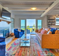 Superbly Designed Waterfront Portsmouth Home - USA Accommodation