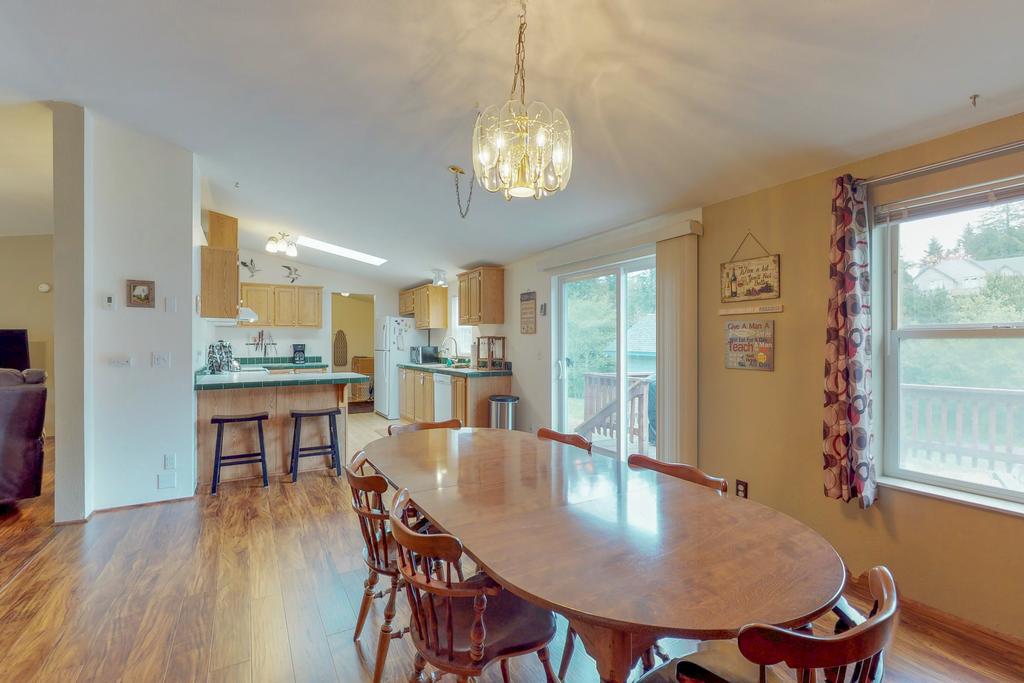 Surf And Turf At Seal Rock - thumb 3