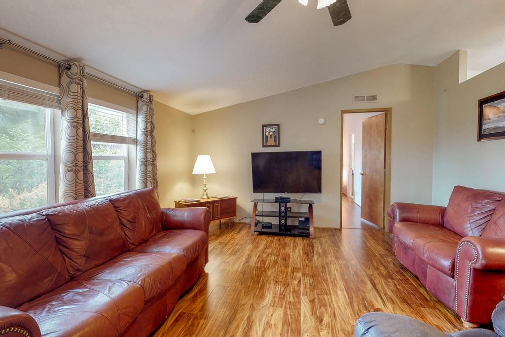 Surf And Turf At Seal Rock - thumb 2