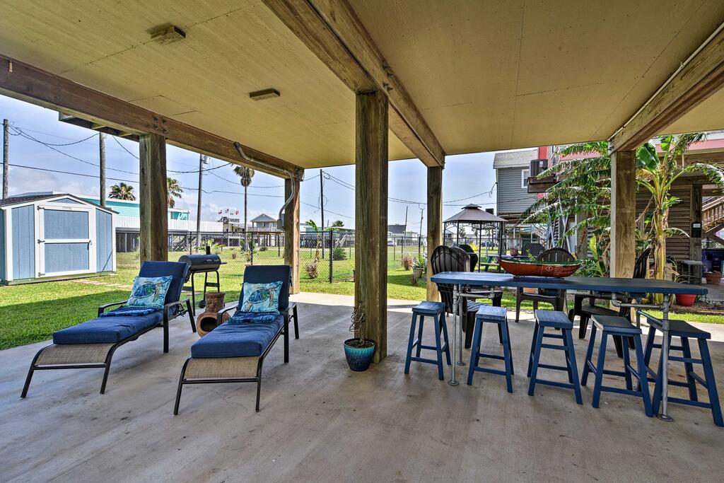 Surfside Beach Retreat With Deck - Walk To Beach - thumb 2