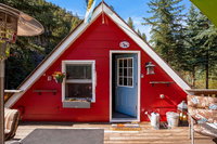 Swedish Cottage on Fall River USA Accommodation