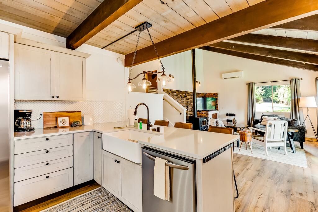 Tall Cedars Cabin By The Water - thumb 3