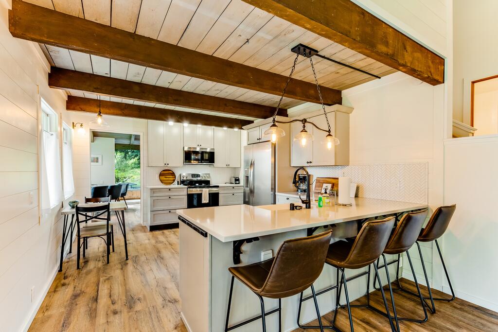 Tall Cedars Cabin By The Water - thumb 2