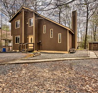 Tasteful Tobyhanna Home: Walk to Dresser Lake - Tourism Bookings