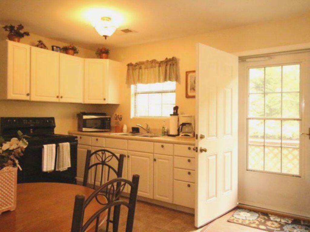 Tellico Beach Cabin - 2 Bedrooms, 1 Baths, Sleeps 4 Cabin - thumb 1