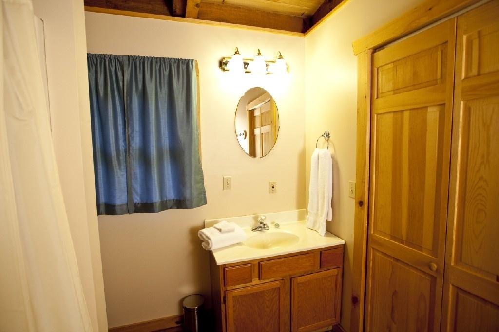 Tellico View - 2 Bedrooms, 2 Baths, Sleeps 6 Home - thumb 2
