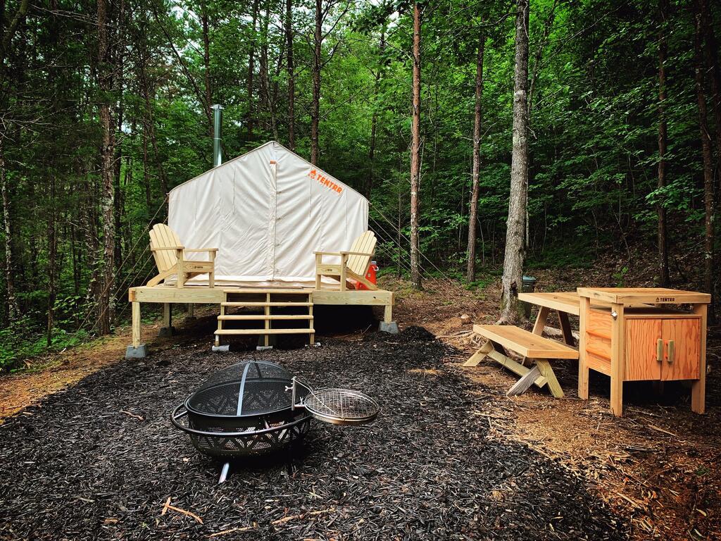 Tentrr Signature - Olde English Farm Tent 1 - thumb 1