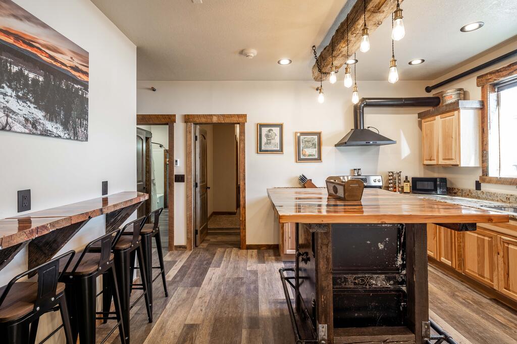 The Adventure Inn Yellowstone - thumb 1