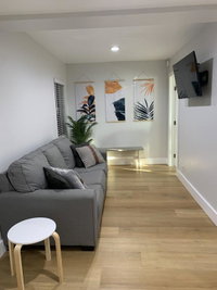 The Best Located 2BR in HB - 1 Block To Beach And Pier Tourism Bookings