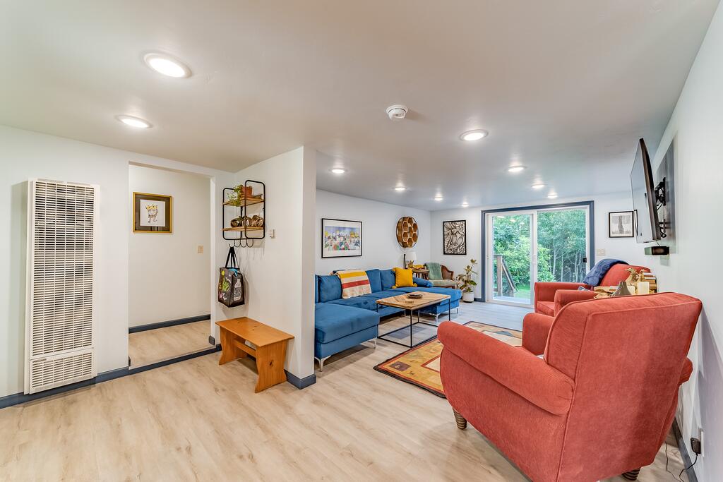 The Blue Llama - thumb 1