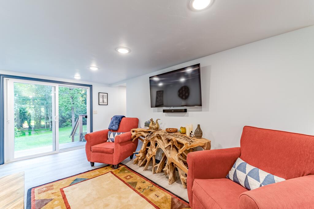 The Blue Llama - thumb 2