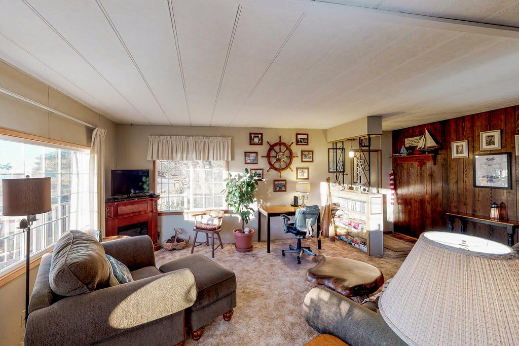 The Captain's Cabin - thumb 3