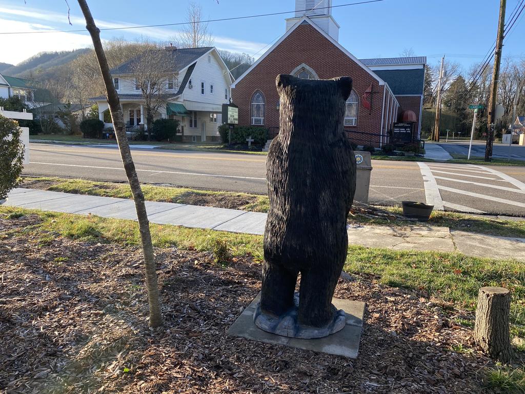 The Dancing Bear Inn - thumb 1
