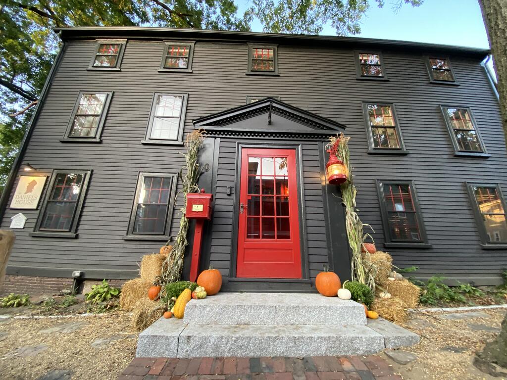 The Daniels House Bed And Breakfast - thumb 1