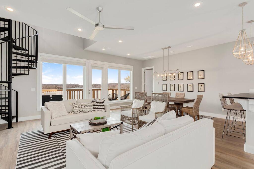 The Dogwood  5BR - The Dogwood *NEW* Spring Discounts, ON Lake - thumb 0