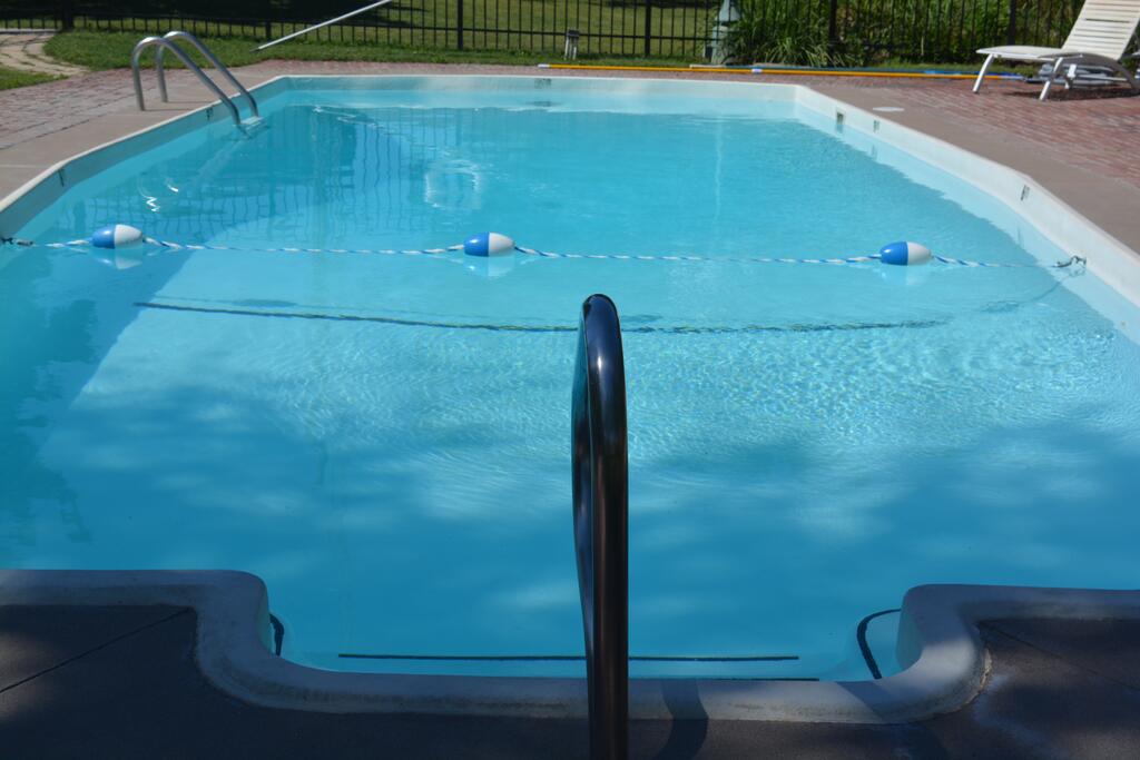 The Evergreen Motel - thumb 1