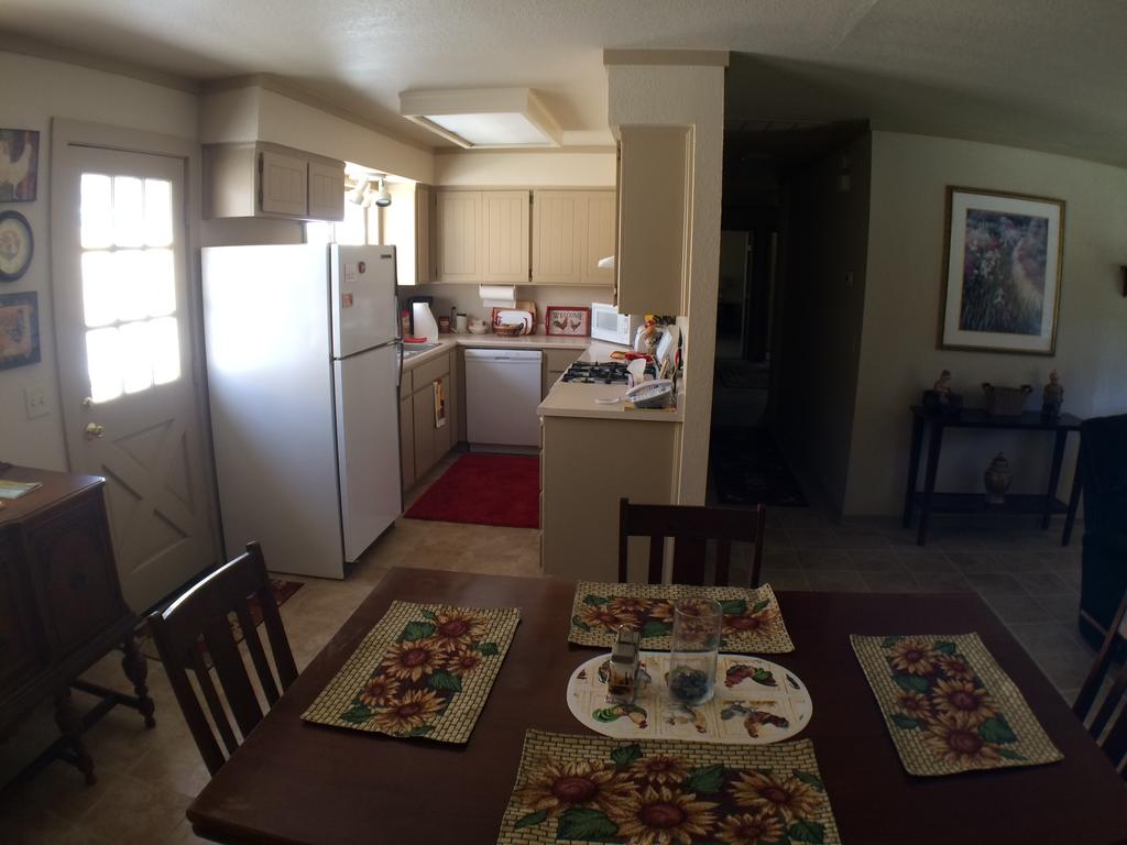 The Farmhouse - 1 Bedroom Wine Country Rental - thumb 2