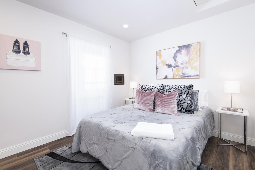 The Glam Dragon, 5-10 Min Walk To Imperial Beach! - thumb 1