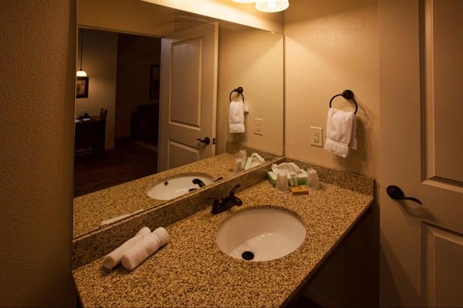 The Lodge At Kenedy - thumb 1