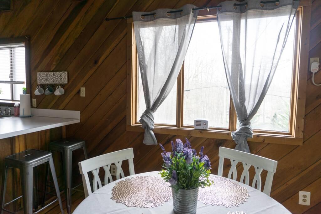 The Love Cottage In Harpers Ferry By The Lake! - thumb 1