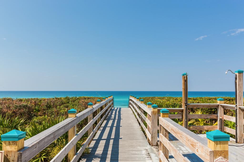 The Magnolia W/ Pool & Hot Tub - Walk To The Beach Condo - thumb 2