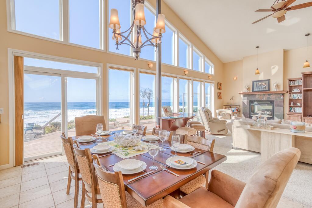 The Ocean Lounge - thumb 1