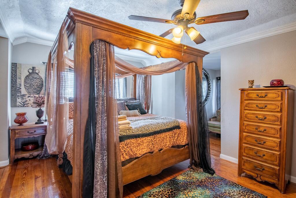 The Old Downtown Historic Grand Prairie House Home - thumb 1