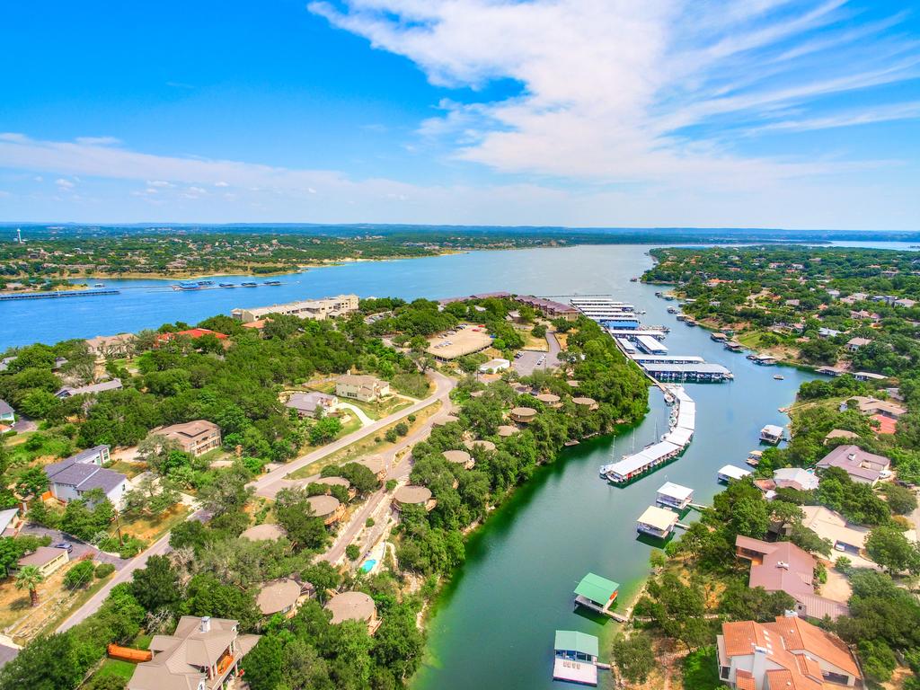 The Treehouse On Lake Travis - thumb 3