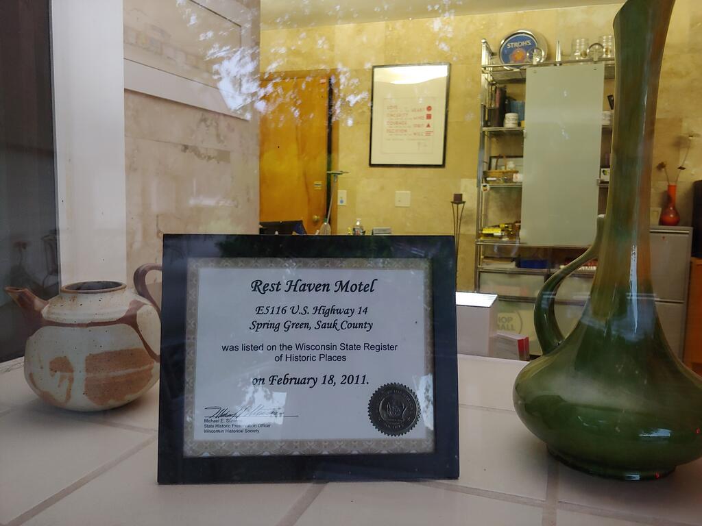 The Usonian Inn LLC - thumb 2