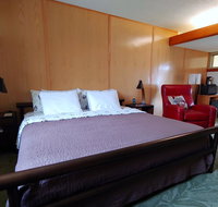 The Usonian Inn LLC - USA Accommodation