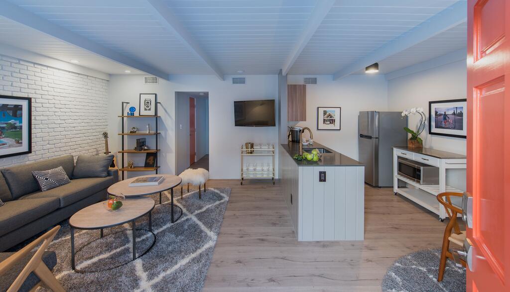 The Weekend Palm Springs - thumb 2